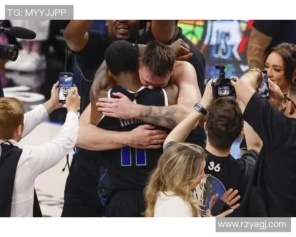 雷霆战胜独行侠一周年，球迷重温赛场经典瞬间