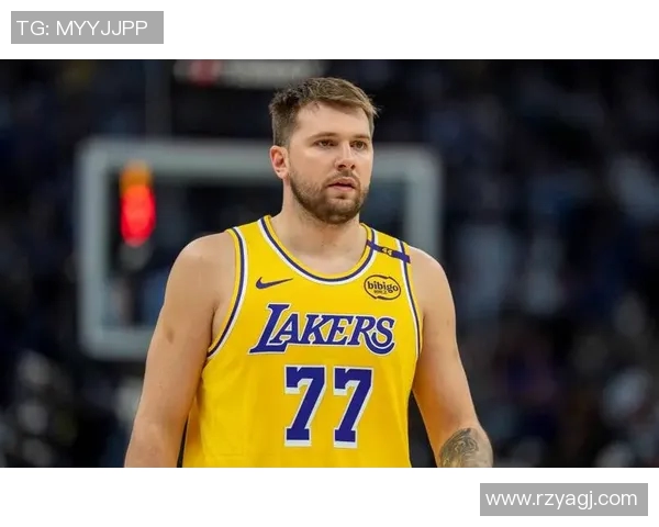 官方调侃！东契奇两罚不中后 湖人官方解说员：看来他该去G联赛了